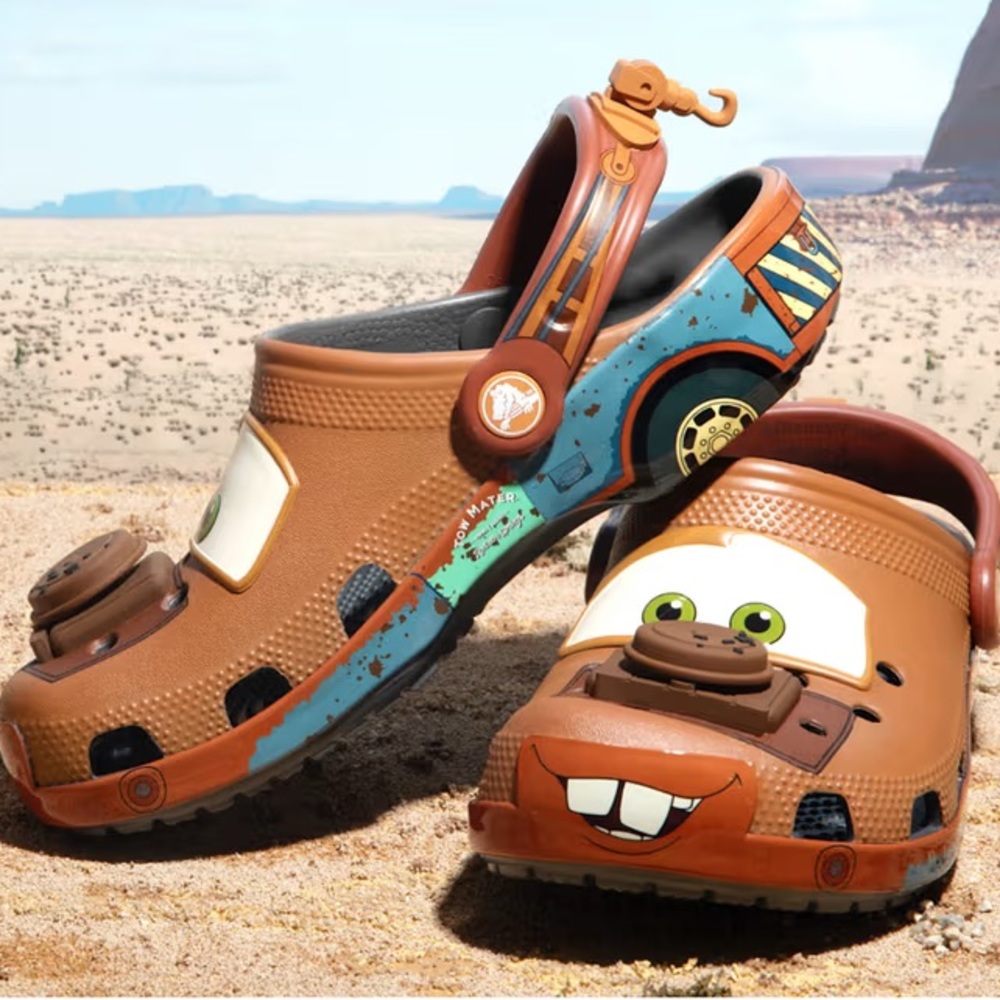 Disney Mater Crocs women’s 5/6 kids J4 NEW!!!!